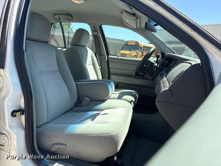 image for item EV2963 2005 Ford Crown Victoria 