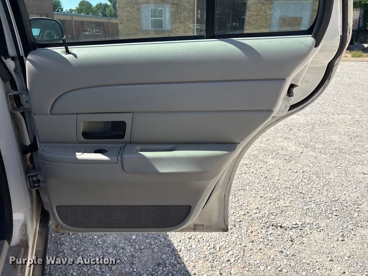 image for item EV2963 2005 Ford Crown Victoria 