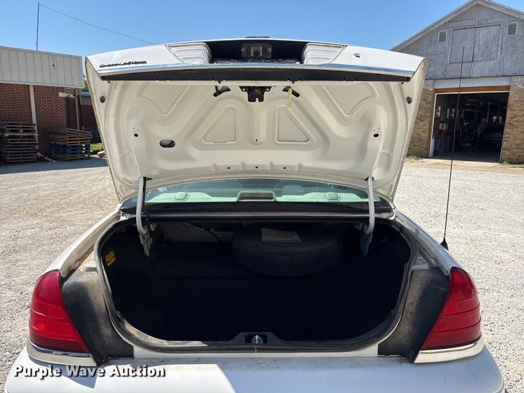 image for item EV2963 2005 Ford Crown Victoria 