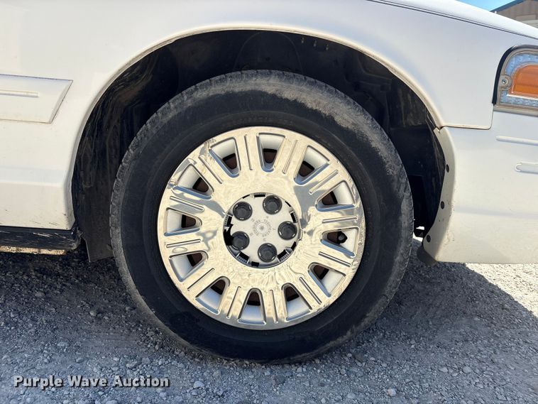 image for item EV2963 2005 Ford Crown Victoria 