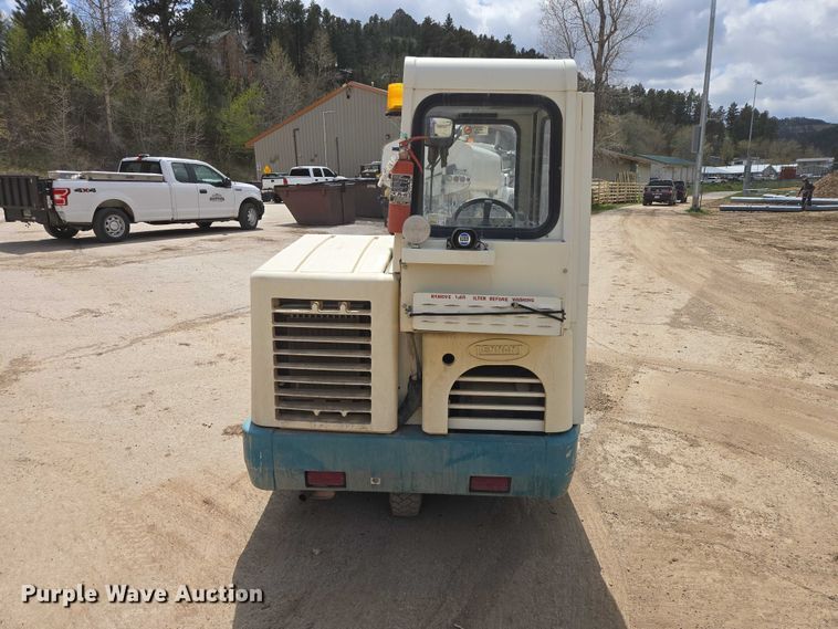 image for item EV5989 Tennant 6600 sweeper