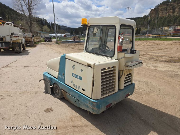 image for item EV5989 Tennant 6600 sweeper