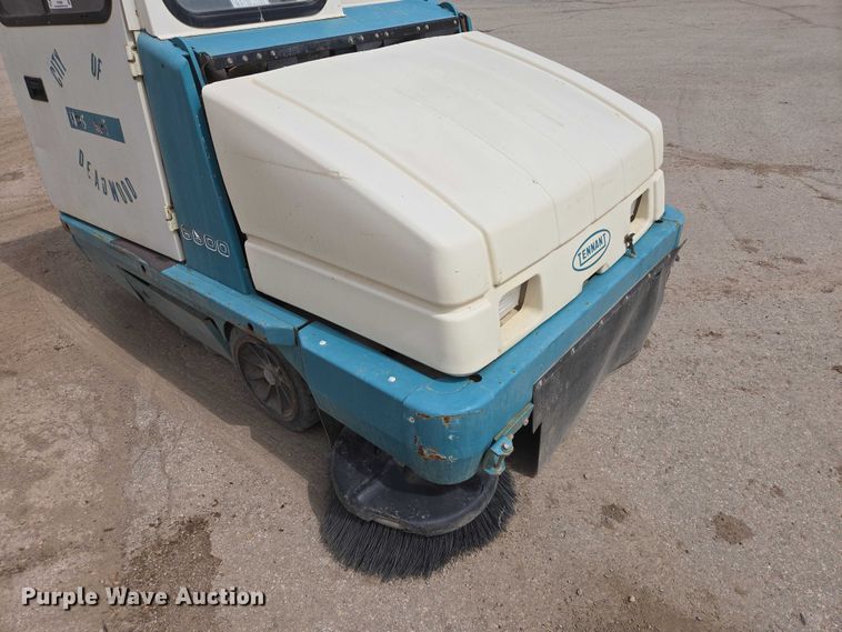 image for item EV5989 Tennant 6600 sweeper