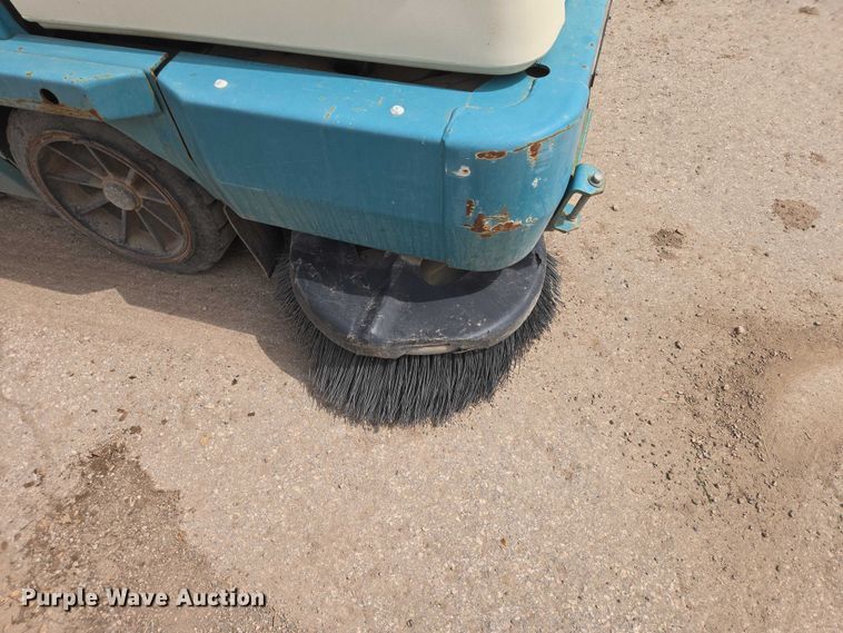 image for item EV5989 Tennant 6600 sweeper
