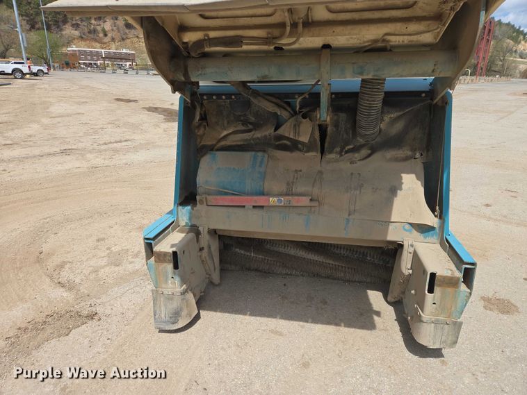 image for item EV5989 Tennant 6600 sweeper