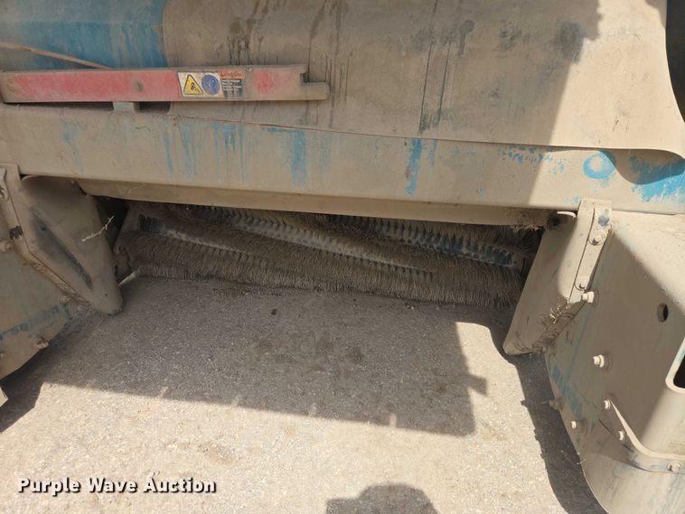 image for item EV5989 Tennant 6600 sweeper