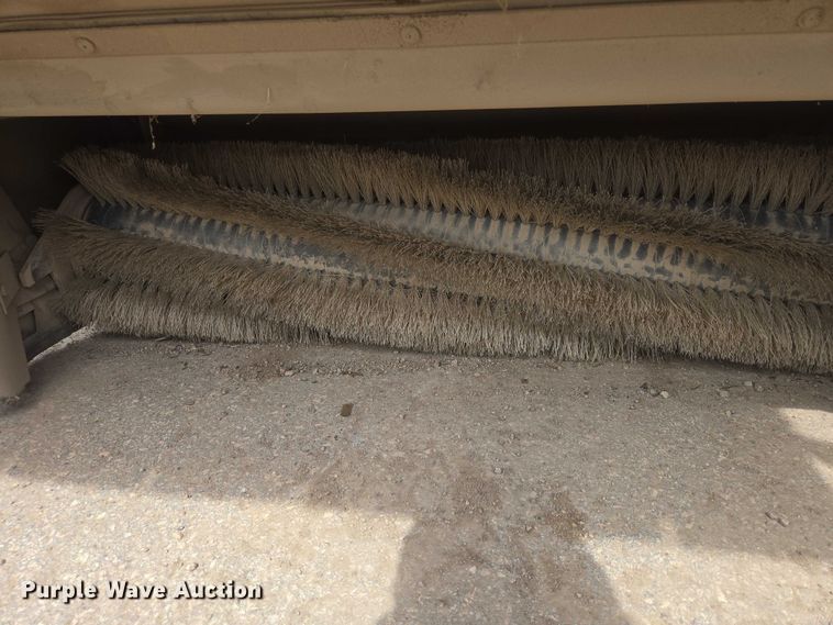 image for item EV5989 Tennant 6600 sweeper