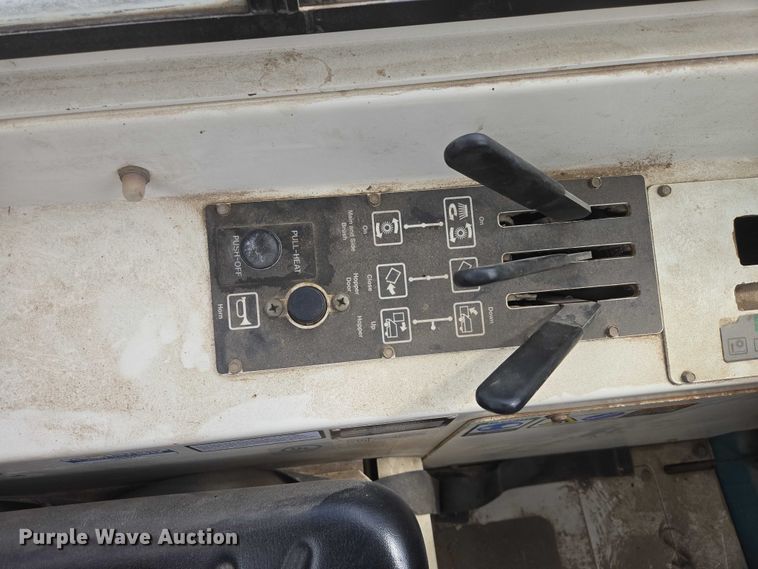 image for item EV5989 Tennant 6600 sweeper