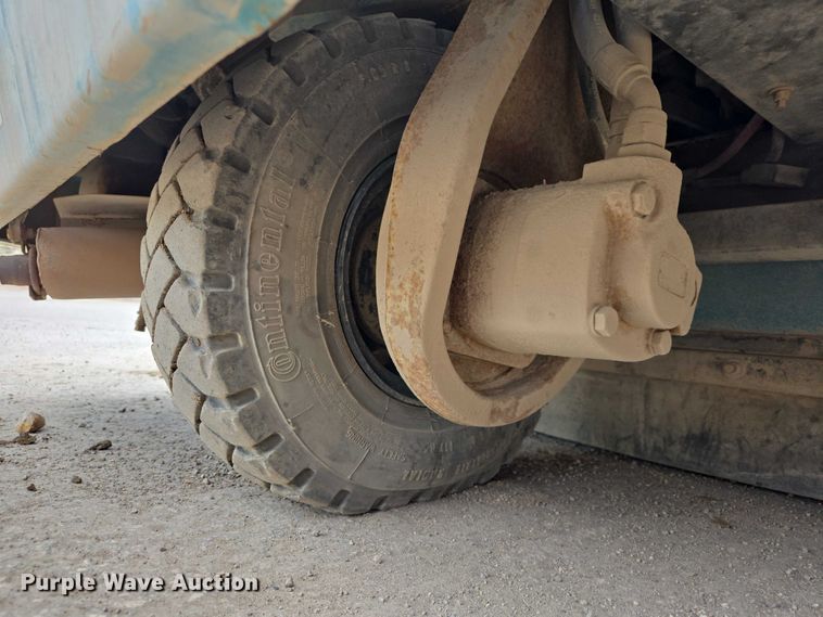 image for item EV5989 Tennant 6600 sweeper