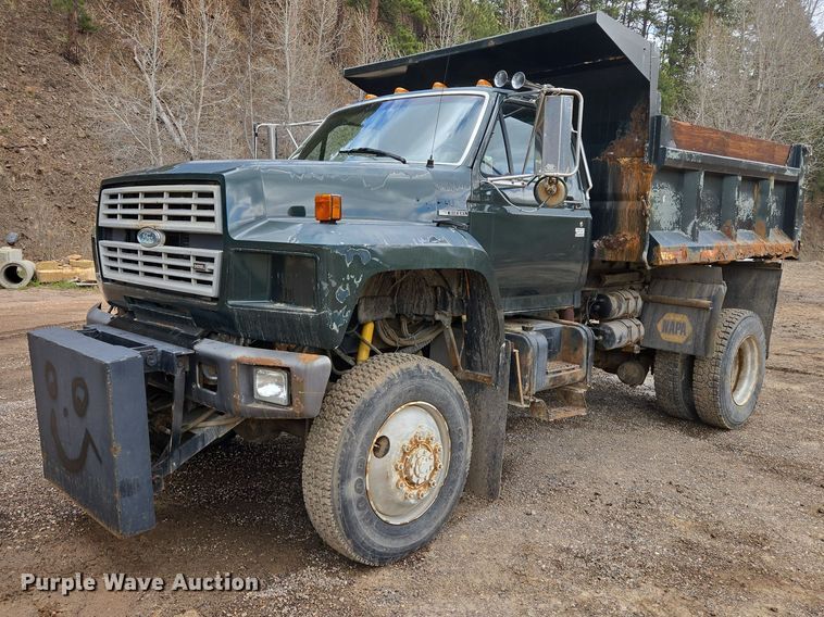 image for item EV5990 1992 Ford F800 dump truck