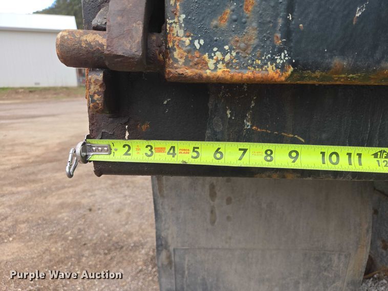 image for item EV5990 1992 Ford F800 dump truck