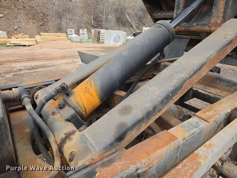 image for item EV5990 1992 Ford F800 dump truck