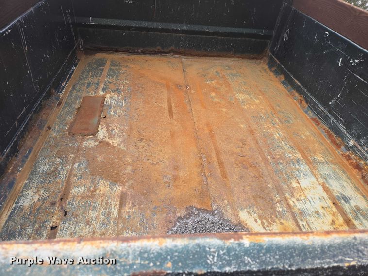 image for item EV5990 1992 Ford F800 dump truck