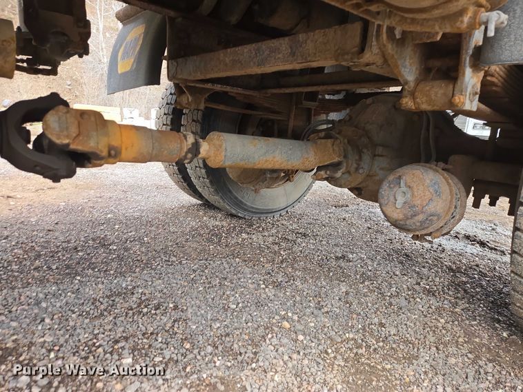 image for item EV5990 1992 Ford F800 dump truck