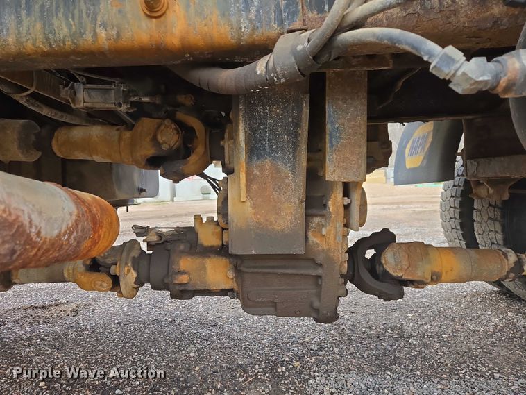 image for item EV5990 1992 Ford F800 dump truck