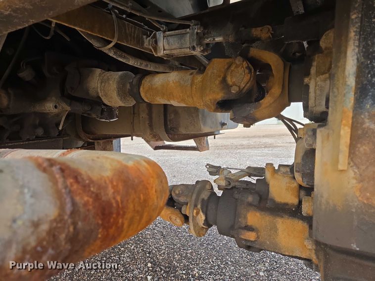 image for item EV5990 1992 Ford F800 dump truck