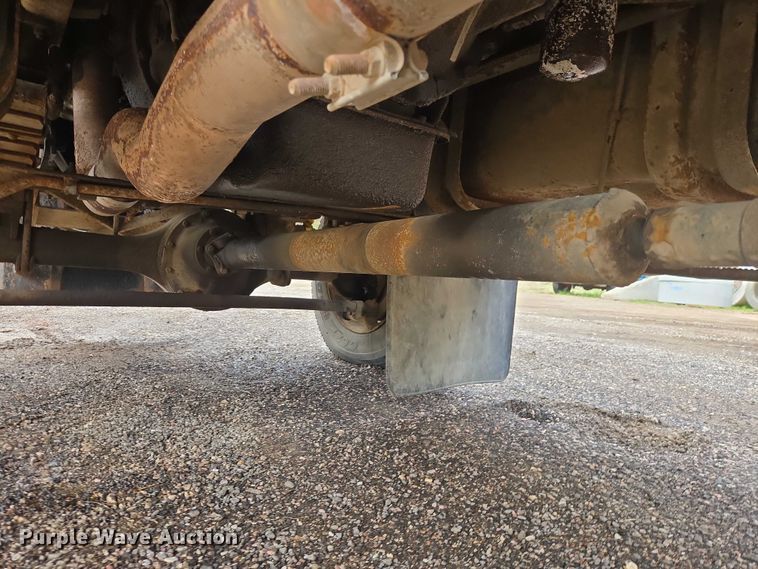 image for item EV5990 1992 Ford F800 dump truck