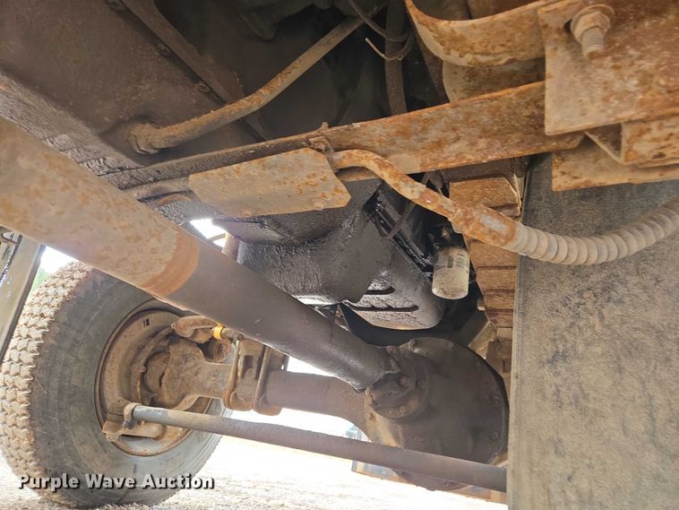 image for item EV5990 1992 Ford F800 dump truck