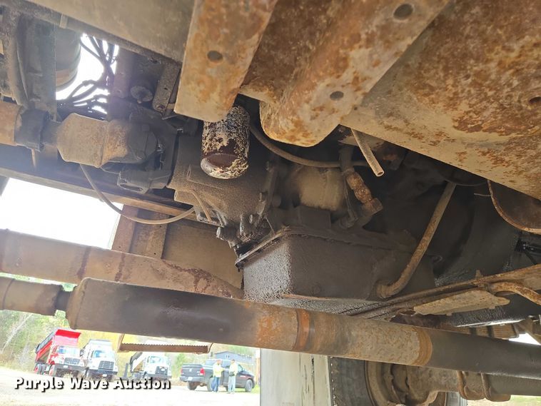 image for item EV5990 1992 Ford F800 dump truck