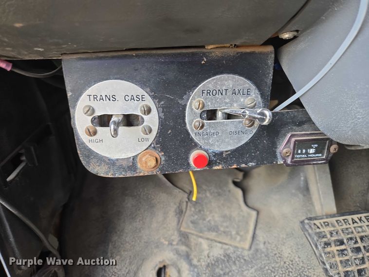 image for item EV5990 1992 Ford F800 dump truck