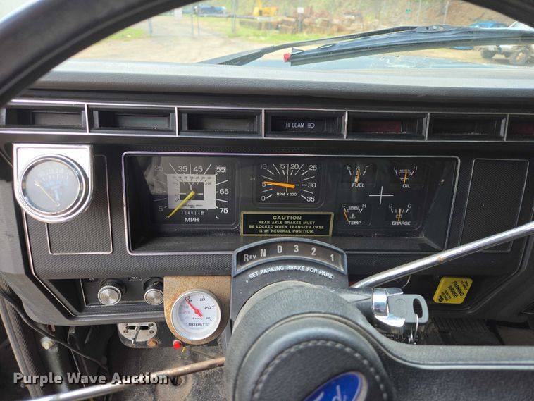 image for item EV5990 1992 Ford F800 dump truck