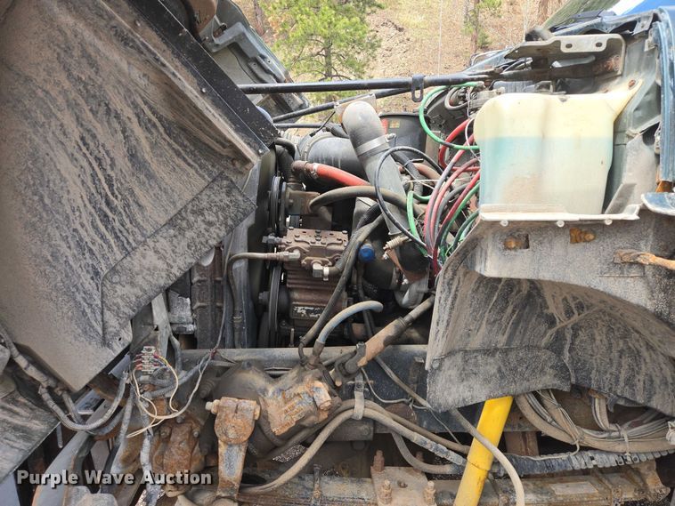 image for item EV5990 1992 Ford F800 dump truck