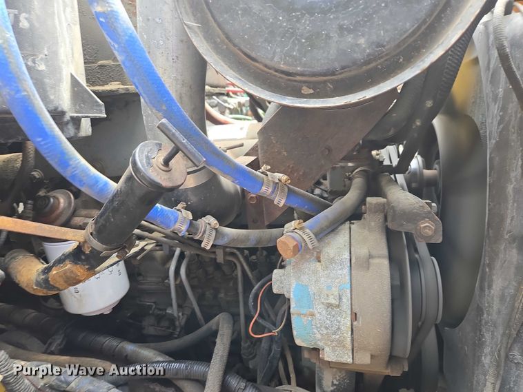 image for item EV5990 1992 Ford F800 dump truck