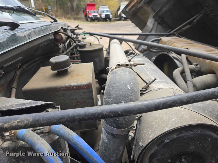image for item EV5990 1992 Ford F800 dump truck