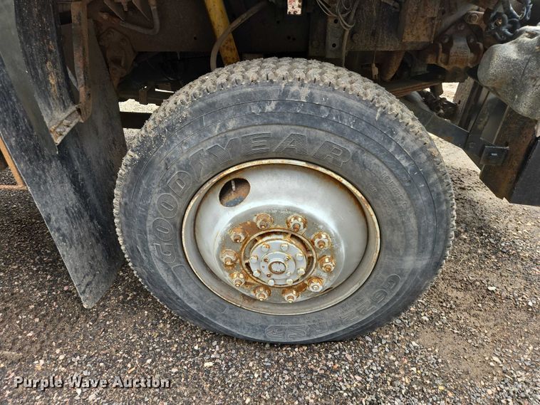 image for item EV5990 1992 Ford F800 dump truck