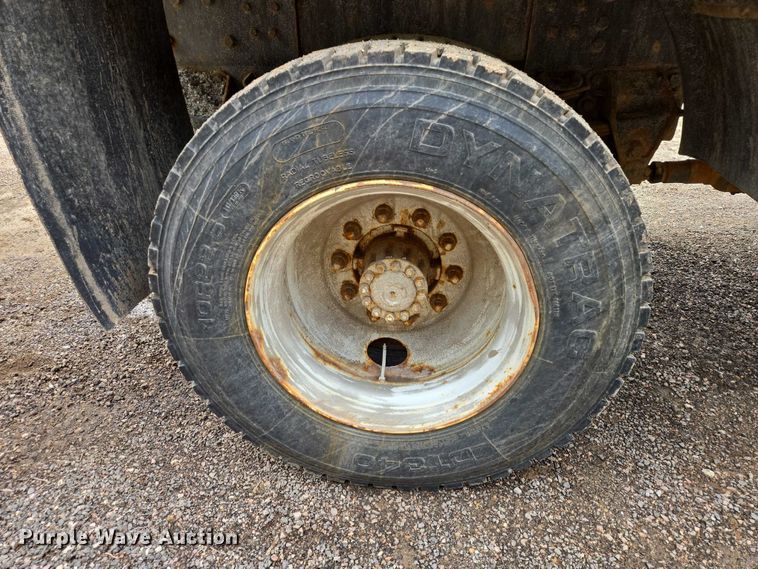 image for item EV5990 1992 Ford F800 dump truck