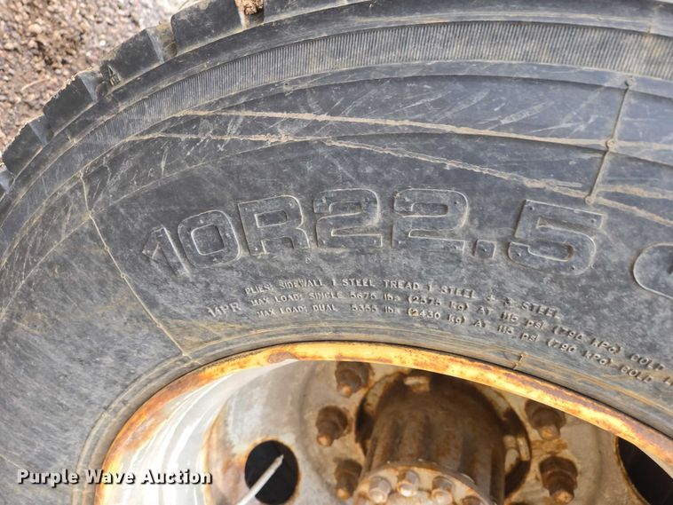 image for item EV5990 1992 Ford F800 dump truck