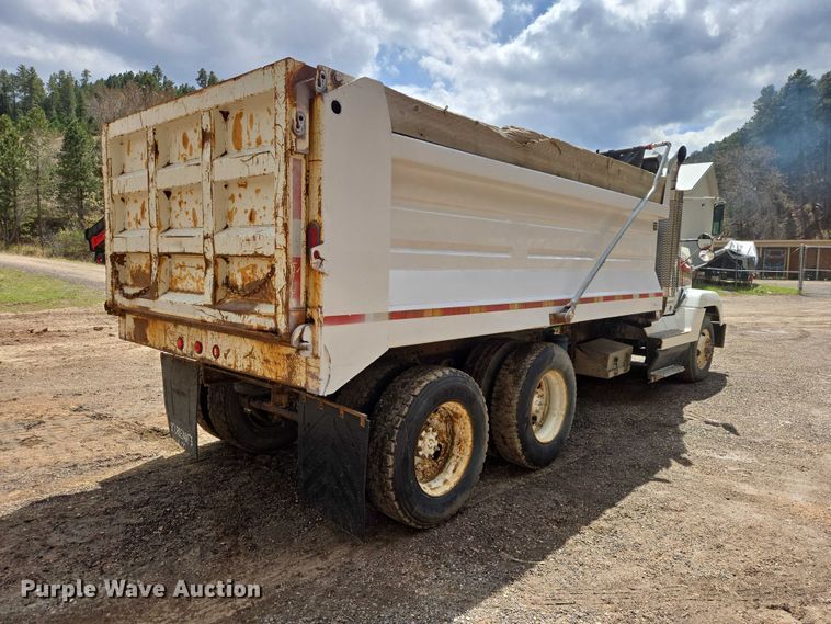 image for item EV5991 1990 Freightliner FLD dump truck