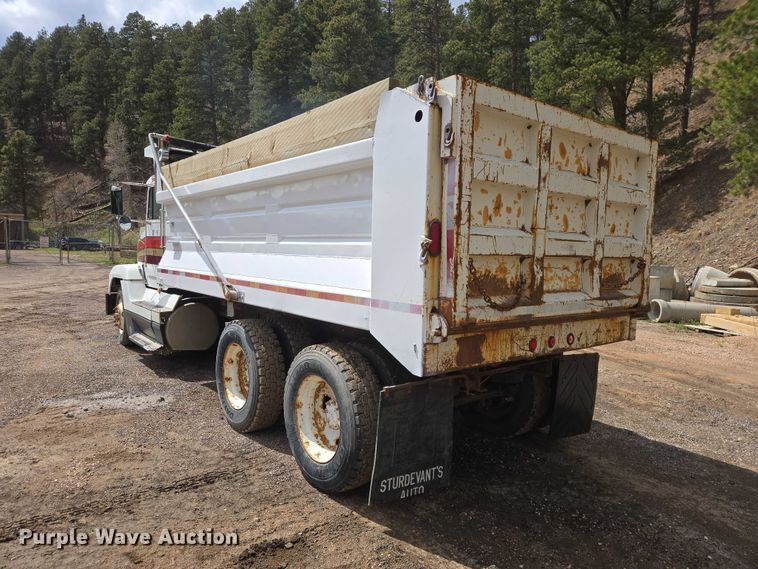 image for item EV5991 1990 Freightliner FLD dump truck