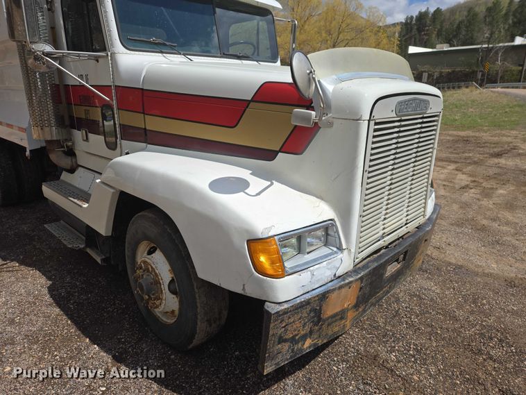 image for item EV5991 1990 Freightliner FLD dump truck