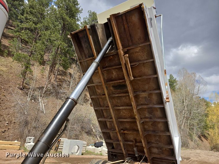 image for item EV5991 1990 Freightliner FLD dump truck