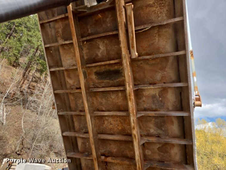 image for item EV5991 1990 Freightliner FLD dump truck