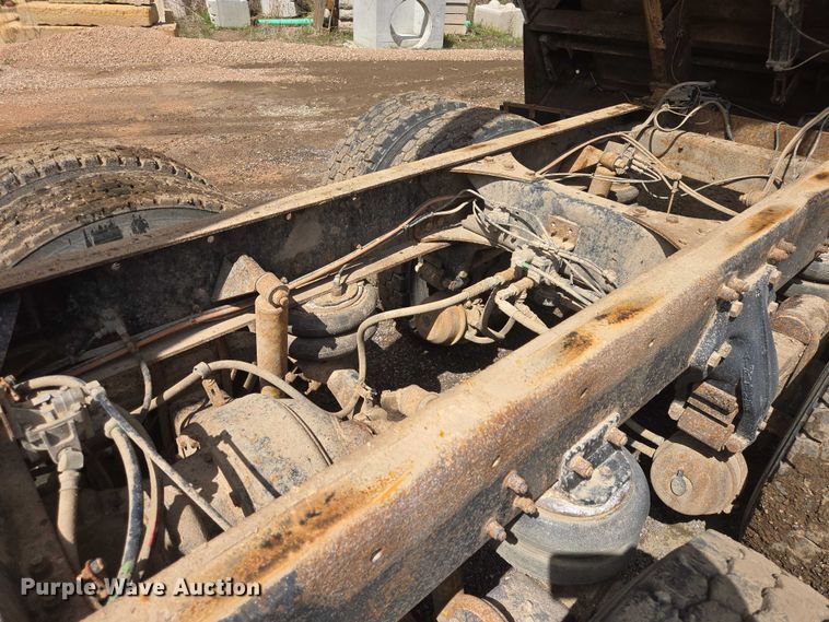 image for item EV5991 1990 Freightliner FLD dump truck