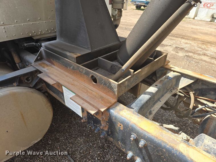 image for item EV5991 1990 Freightliner FLD dump truck