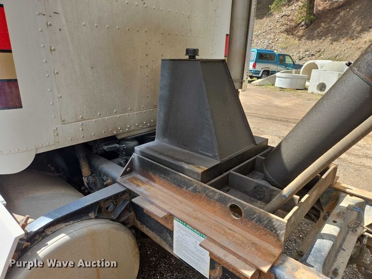 image for item EV5991 1990 Freightliner FLD dump truck
