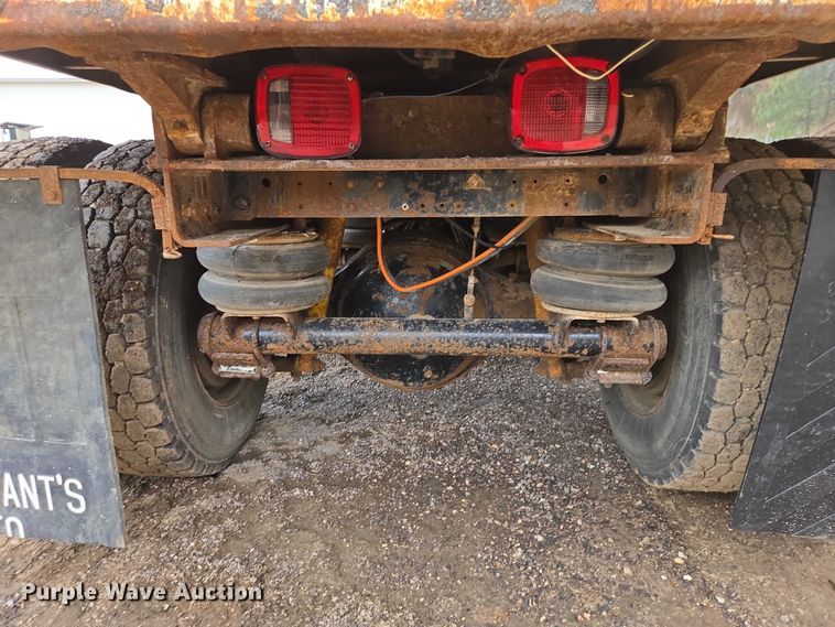 image for item EV5991 1990 Freightliner FLD dump truck
