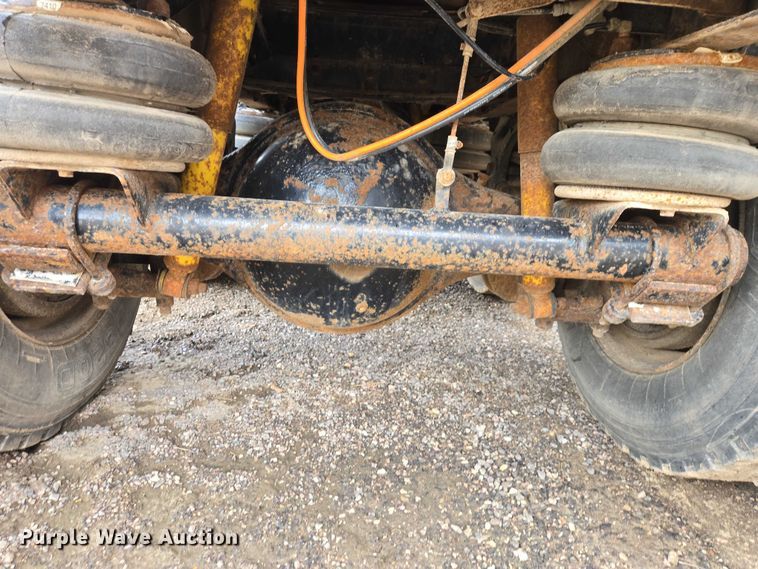 image for item EV5991 1990 Freightliner FLD dump truck