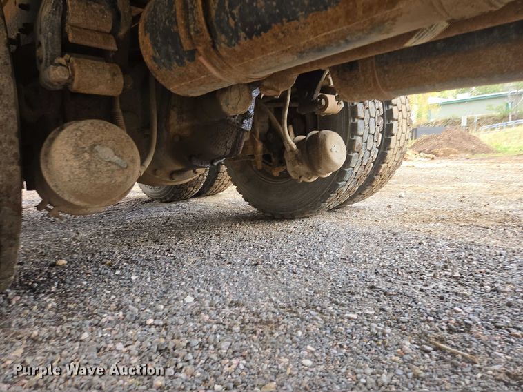 image for item EV5991 1990 Freightliner FLD dump truck