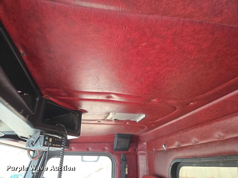 image for item EV5991 1990 Freightliner FLD dump truck