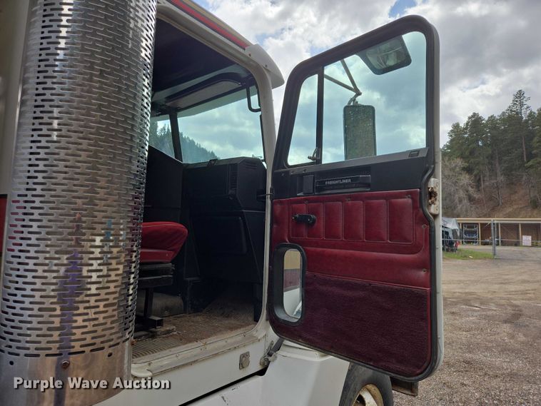 image for item EV5991 1990 Freightliner FLD dump truck