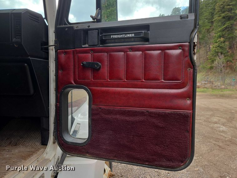 image for item EV5991 1990 Freightliner FLD dump truck