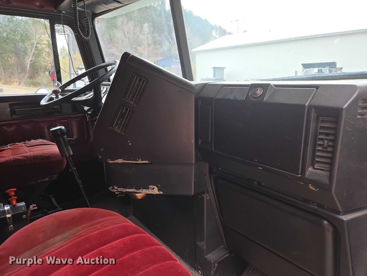 image for item EV5991 1990 Freightliner FLD dump truck