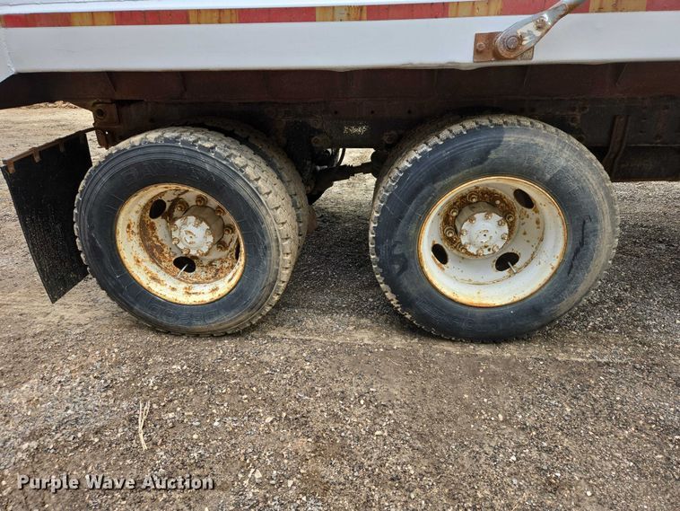 image for item EV5991 1990 Freightliner FLD dump truck