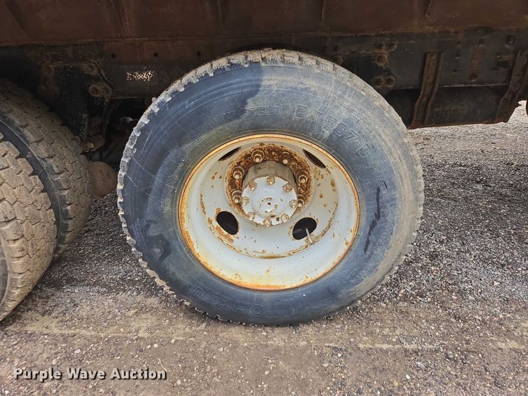 image for item EV5991 1990 Freightliner FLD dump truck