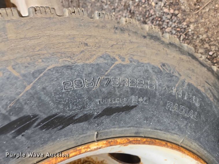 image for item EV5991 1990 Freightliner FLD dump truck