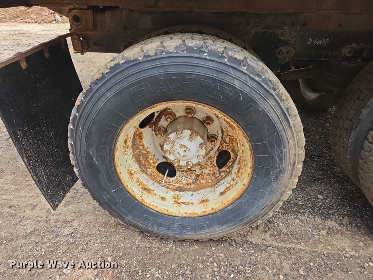 image for item EV5991 1990 Freightliner FLD dump truck